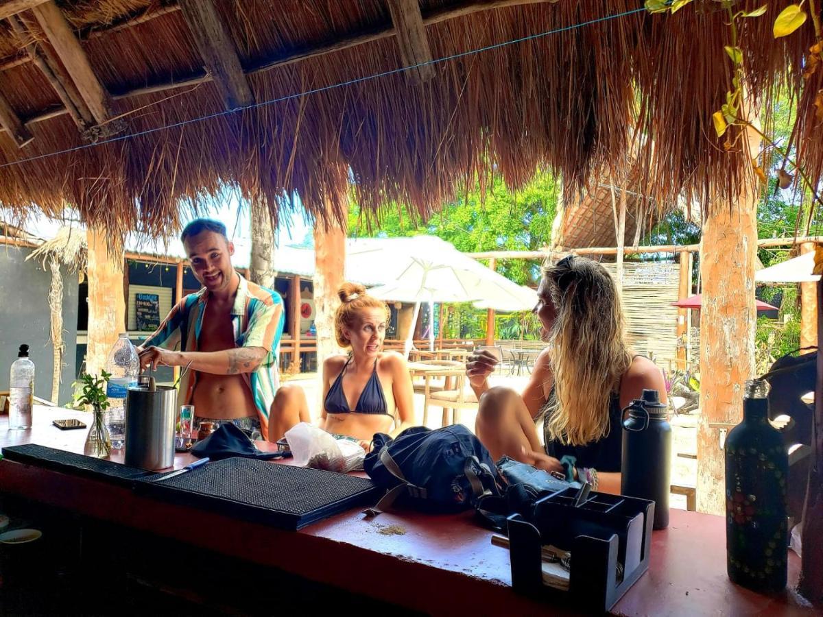 The All Inclusive Hostel - Food, Drinks And Transportation To The Beach And Cenotes تولوم المظهر الخارجي الصورة