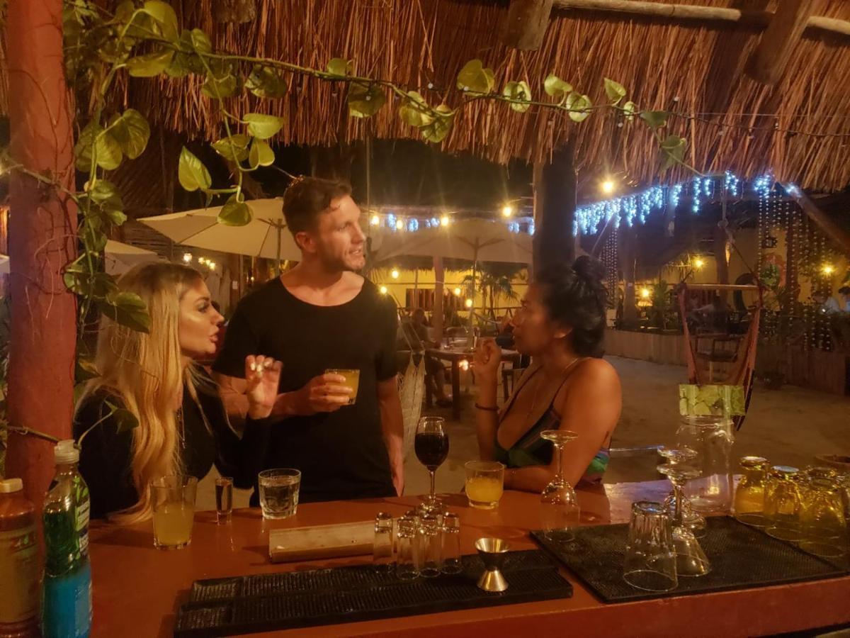 The All Inclusive Hostel - Food, Drinks And Transportation To The Beach And Cenotes تولوم المظهر الخارجي الصورة