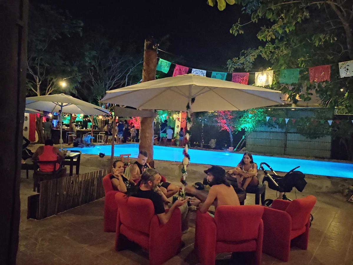 The All Inclusive Hostel - Food, Drinks And Transportation To The Beach And Cenotes تولوم المظهر الخارجي الصورة