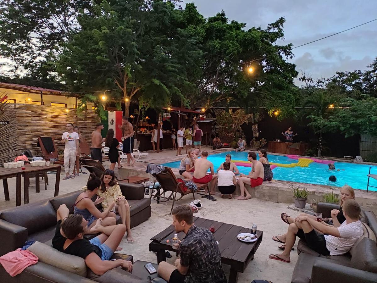 The All Inclusive Hostel - Food, Drinks And Transportation To The Beach And Cenotes تولوم المظهر الخارجي الصورة