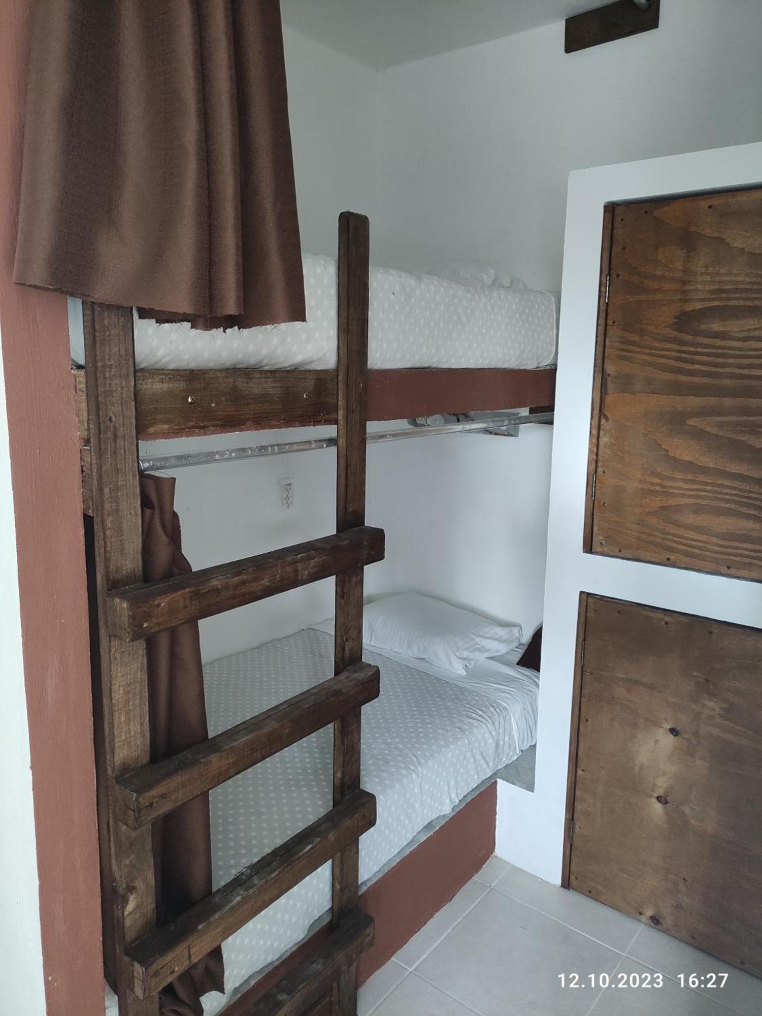 The All Inclusive Hostel - Food, Drinks And Transportation To The Beach And Cenotes تولوم الغرفة الصورة