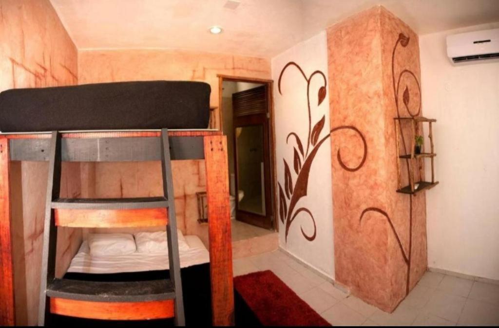 The All Inclusive Hostel - Food, Drinks And Transportation To The Beach And Cenotes تولوم المظهر الخارجي الصورة